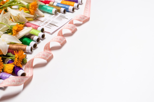 Atelier z materiałami do haftu