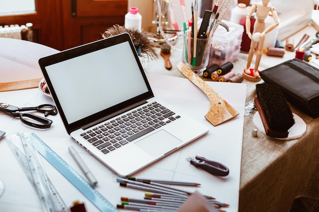 Formularz kontaktowy i materiały